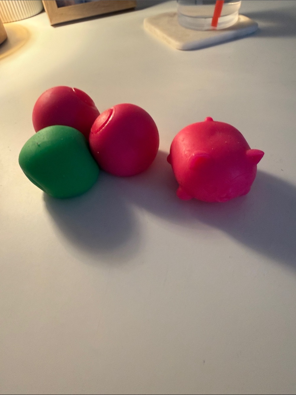 Needoh cat & balls